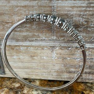 KN 925 China Blue Topaz Sterling Bangle Bracelet Hinged